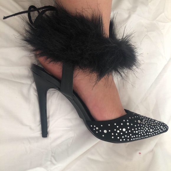 Black elegant heels! - Picture 2 of 2